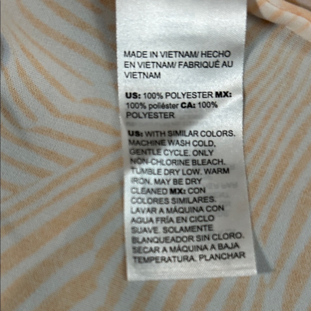 Chico's Size 2 (regular L) Cream and Orange Patterned Blouse - Picture 7 of 8